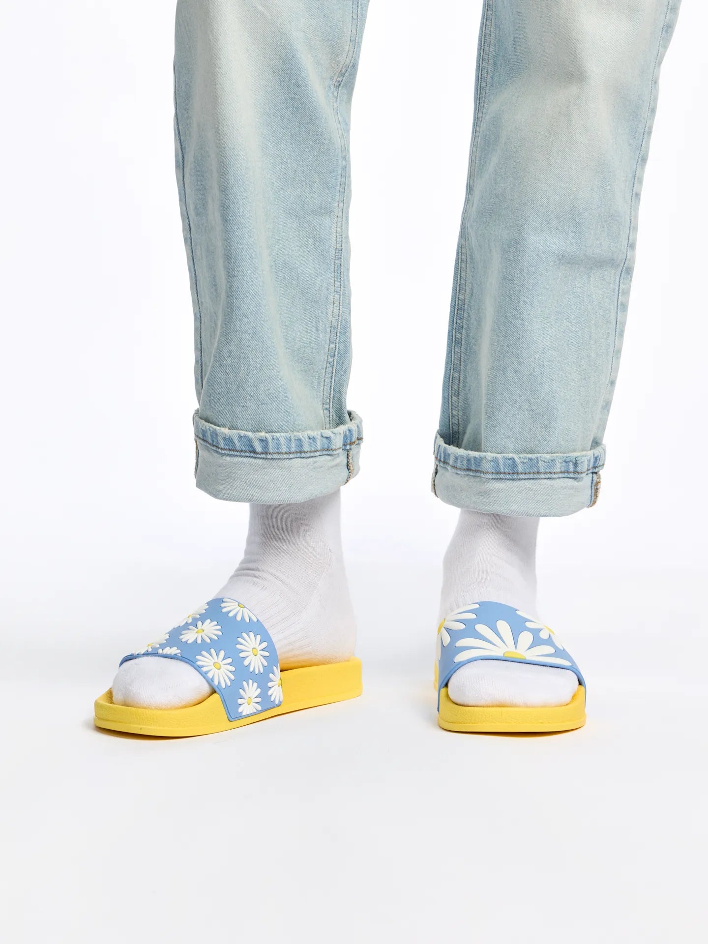 slides-sunny-daisy-02-b9/b9e3bd54dee5ce6f0bdf4638c2faf802a0335ec2