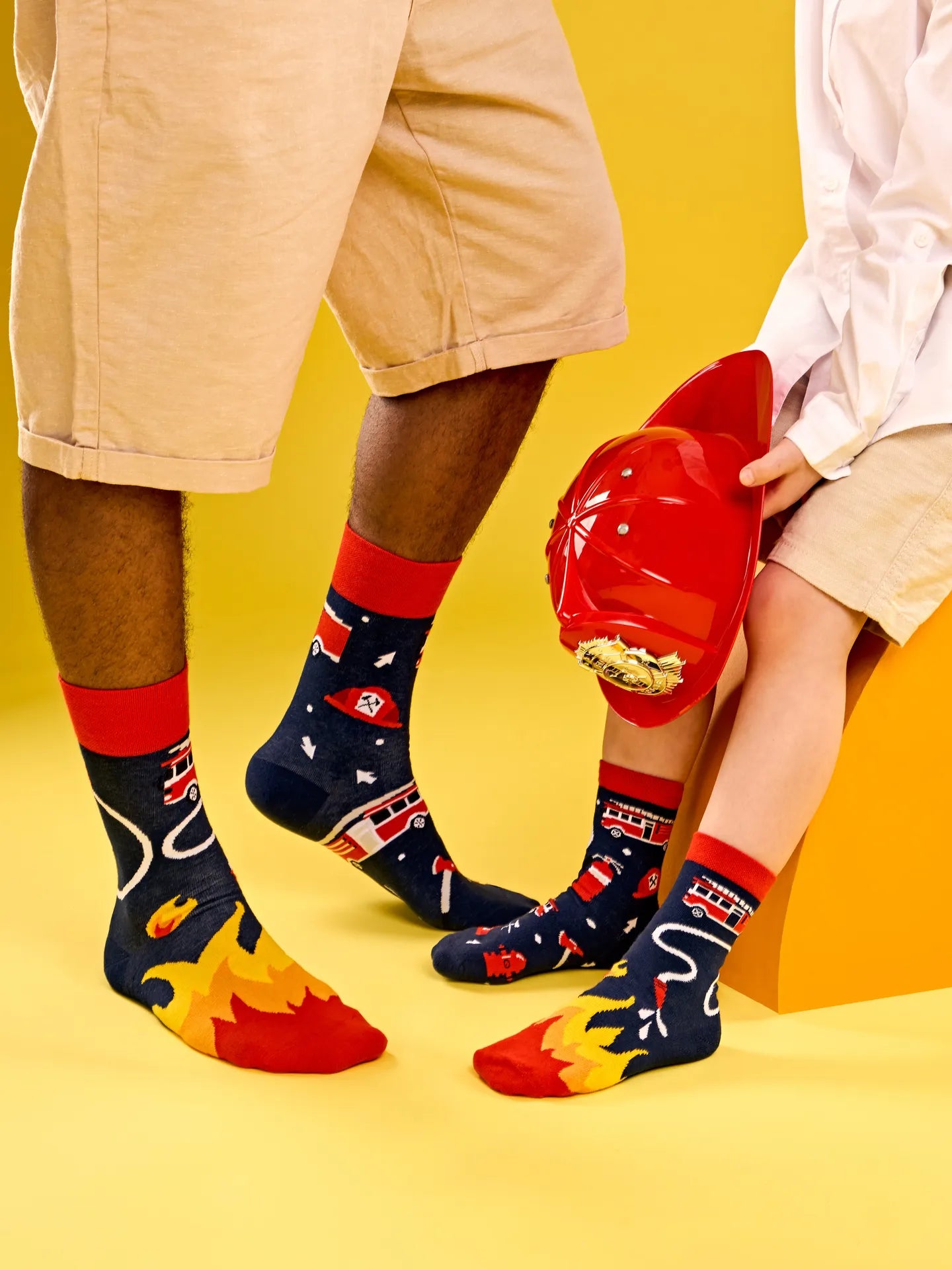regular-socks-firefighter-02-79/79bda02b75da4bbd4291fb9e73395ee9c13e765c