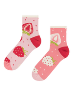 crew-socks-sweet-strawberries-02-77/77ffcea8daba0cf4d3e49149c22e7b6c0c815e2c