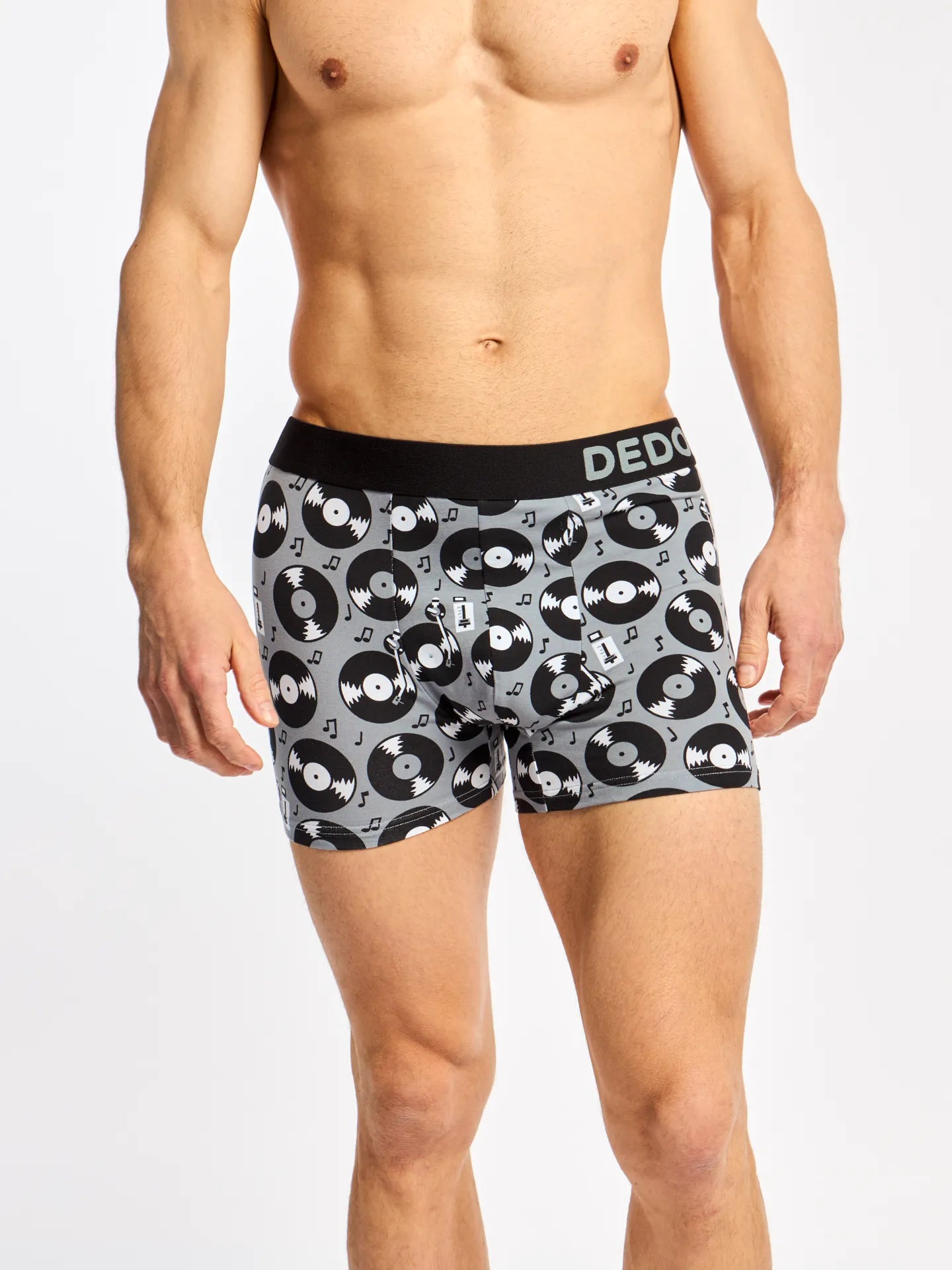 mens-trunks-vinyl-records-d7/d7a46904d1499de3d5cff7fd67722f467a00b7b4