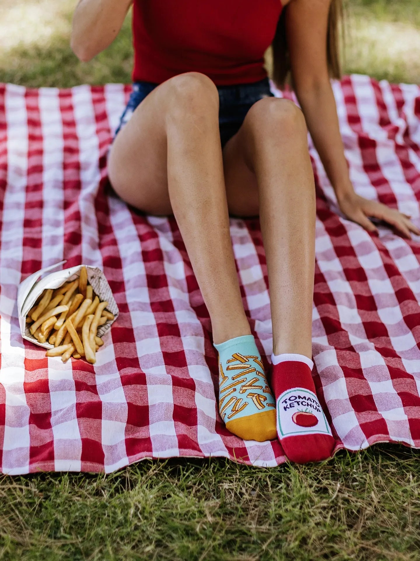 sneaker-socks-french-fries-with-ketchup-56/56414f480057dcb7ae0b8aa058fc45f1b769a7ac