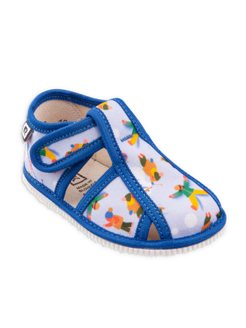 Papuci pentru Copii Închiși la Vârf Iarna cu un Om de Zăpadă