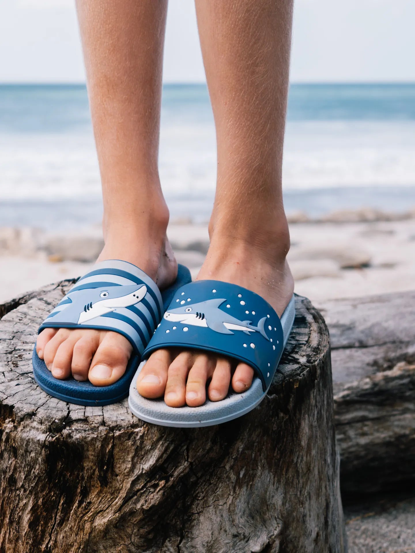 kids-slides-grey-shark-02-fc/fce88b25bbb17f16f2af782e4109335086e6fd90