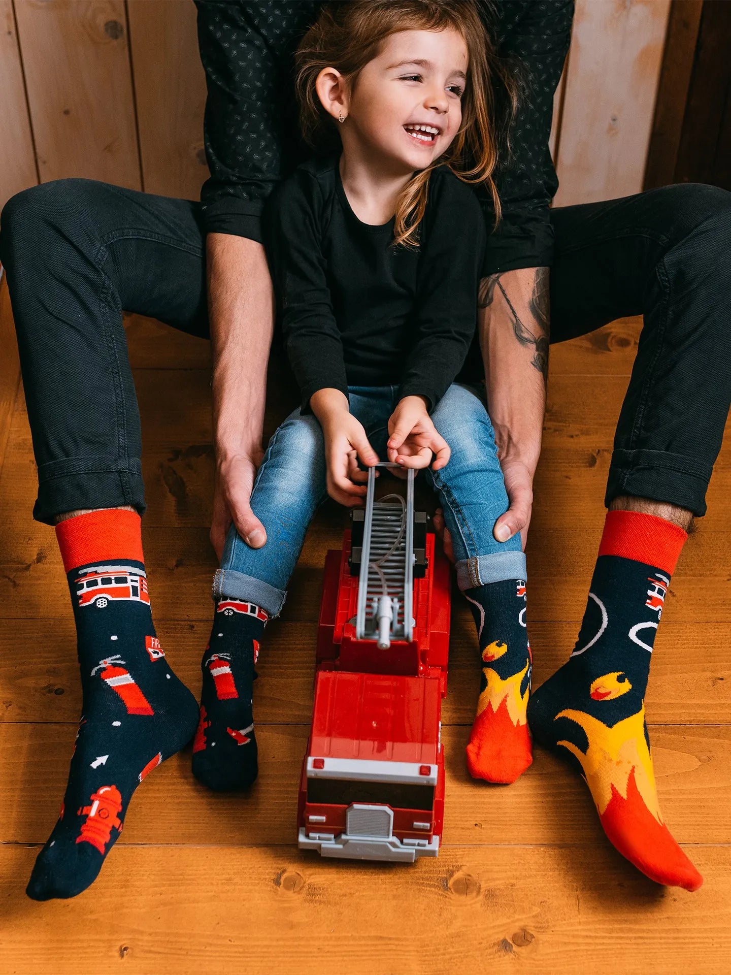 regular-socks-firefighter-02-7b/7b03d97dd43739651f98cc1d228ced29de4f407d