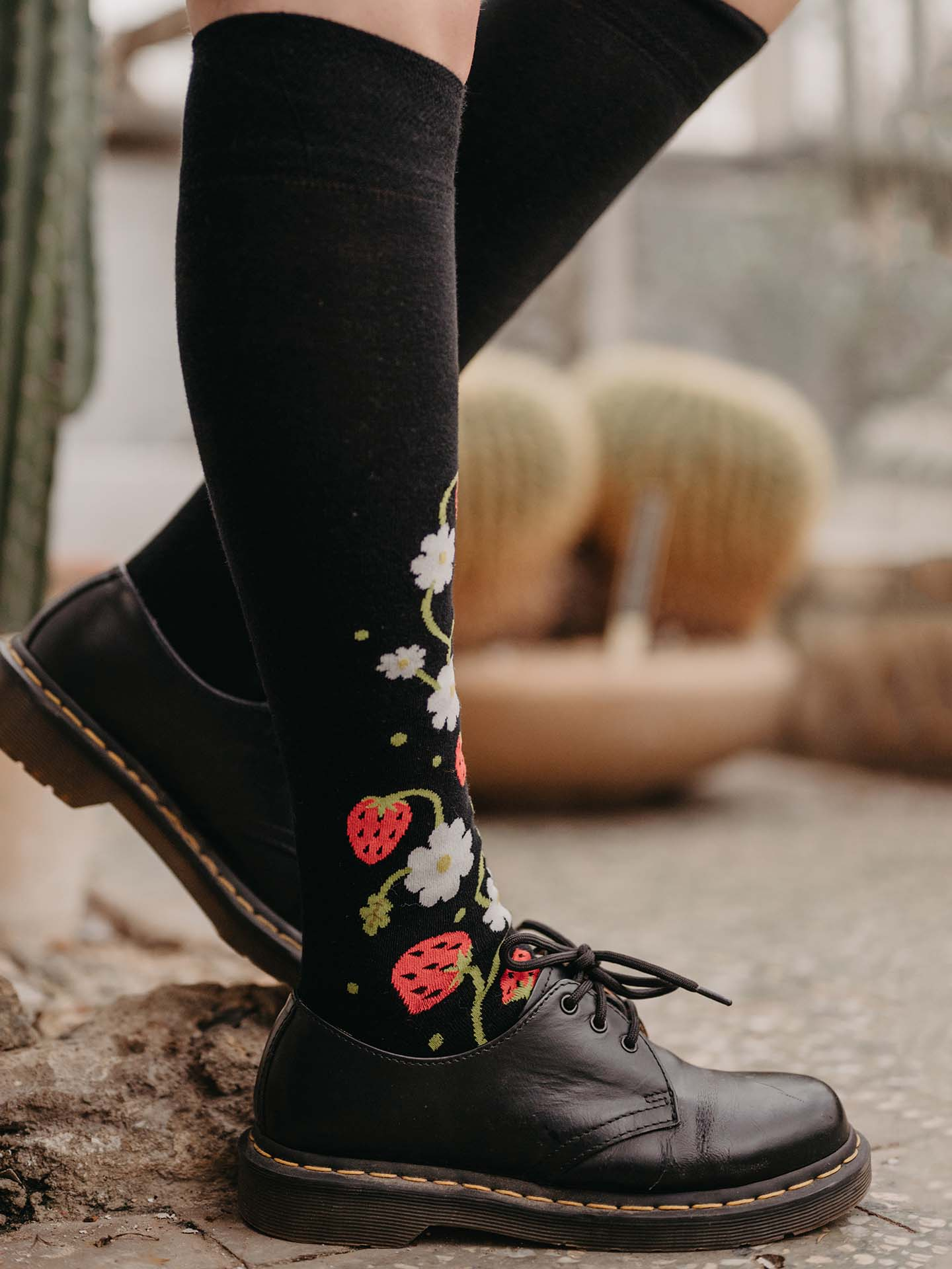 knee-high-socks-wild-strawberries-8e/8eb3cc548458f2156dcefb7b33ef63958609513f