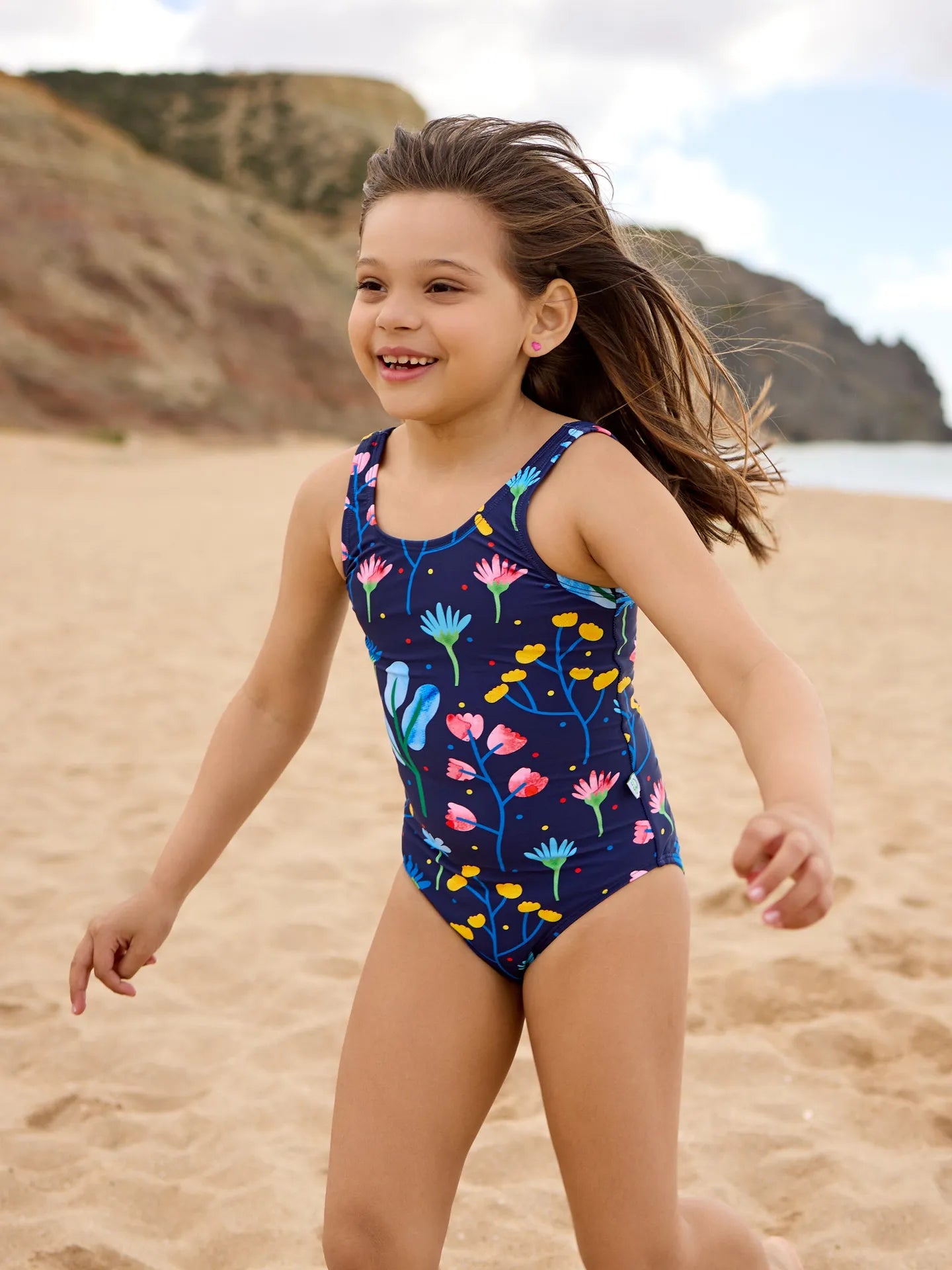 girls-swimsuit-aquarel-flowers-0a/0a9eae661f56fe6454c47cdf4cf180421da5598b