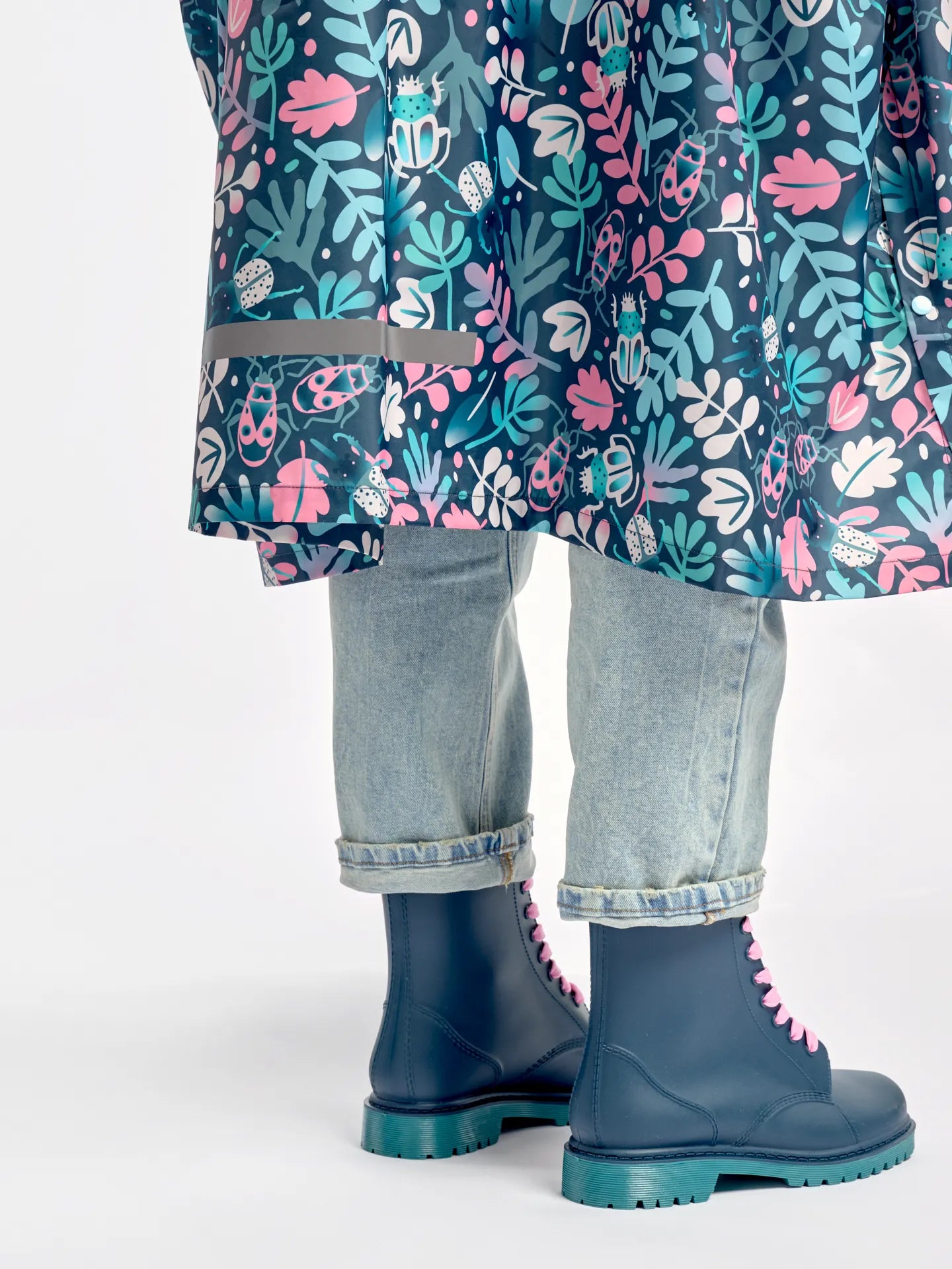 raincoat-leaves-bugs-0f/0fd010fe6261ba8eafdf3a8cb4cf9efefe9500e7