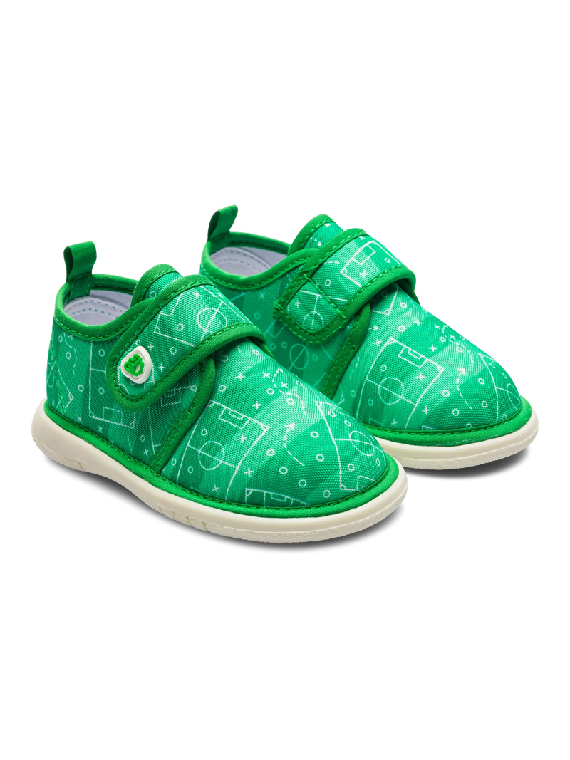 baby-slippers-football-pitch-02/02df3209890d2caacc4d8ec9942911e5deaa45f6