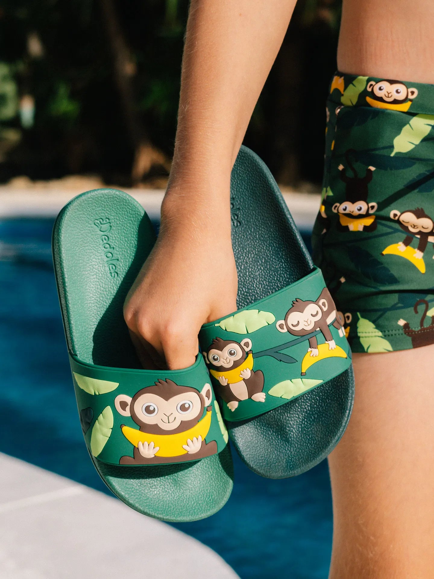 kids-slides-monkey-in-the-jungle-02-53/5316c7b484b5860c1b1e0d16ea298423012519cd