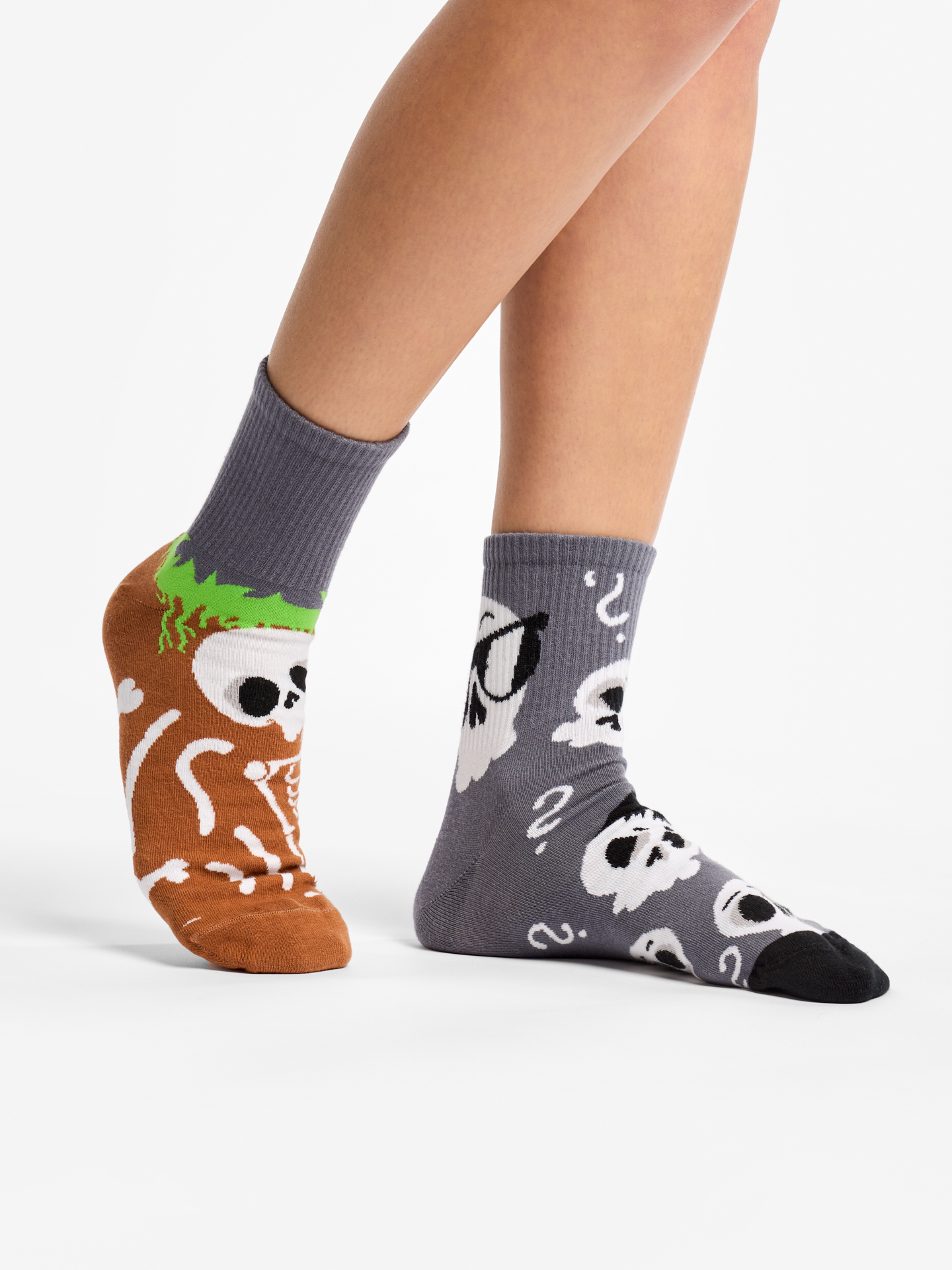 crew-socks-funny-skeletons-02-df/df3230ef8b8f4d5e9fc92a6be552c30515c0d287