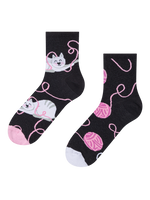 crew-socks-cat-ball-02-8b/8b34958ab3ca123bbeebb113090f40174ea5fcf7