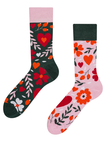 regular-socks-floral-love-02-98/986b948044fd006f07b9576baa579dd6db2c417c