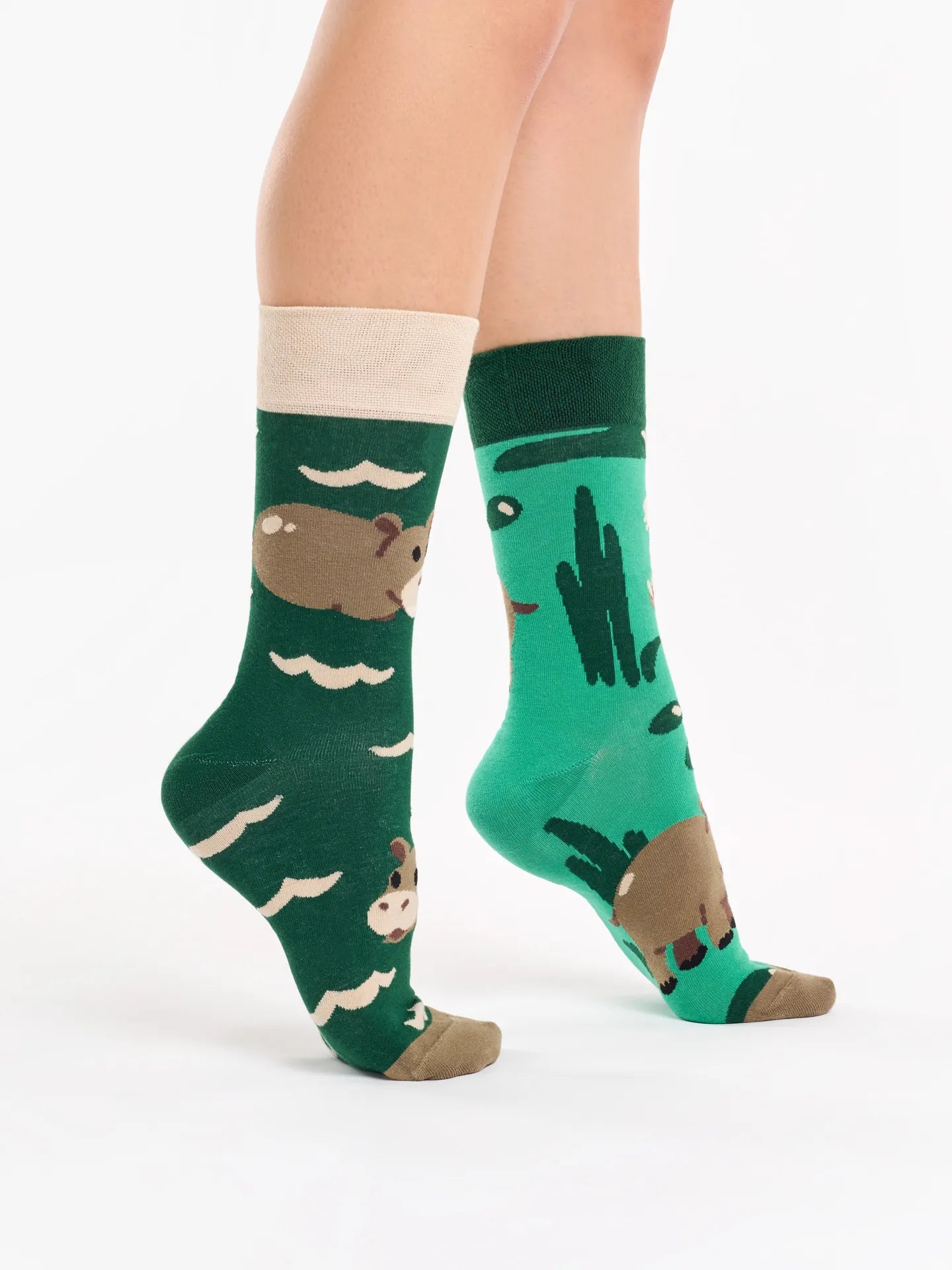 regular-socks-swimming-hippo-02-3f/3f8713f63cced781346a683ba2b0135c59e82aee