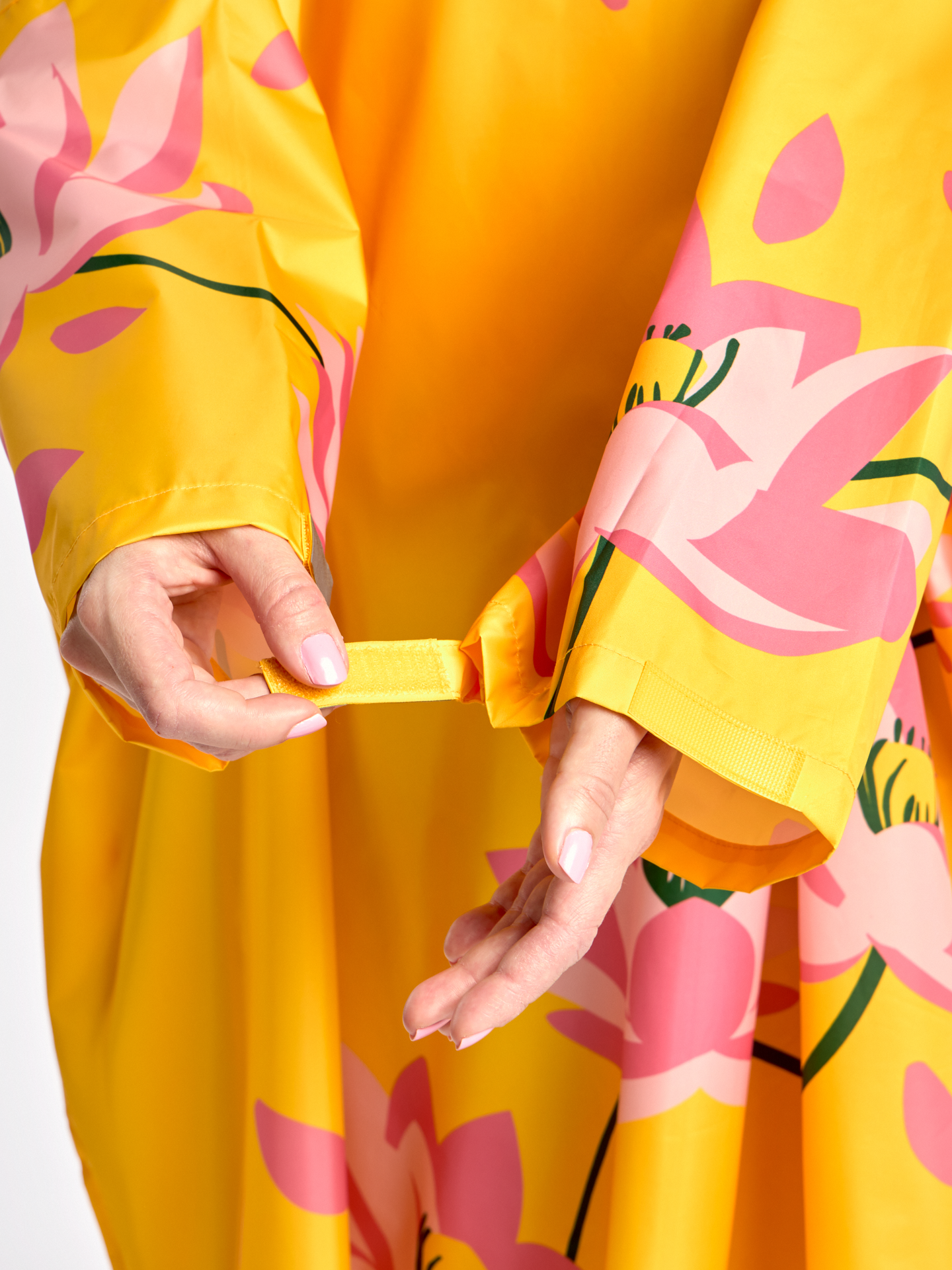 raincoat-spring-waterlillies-55/559723359c5b071fdd9aba1c8a515250f22550ac