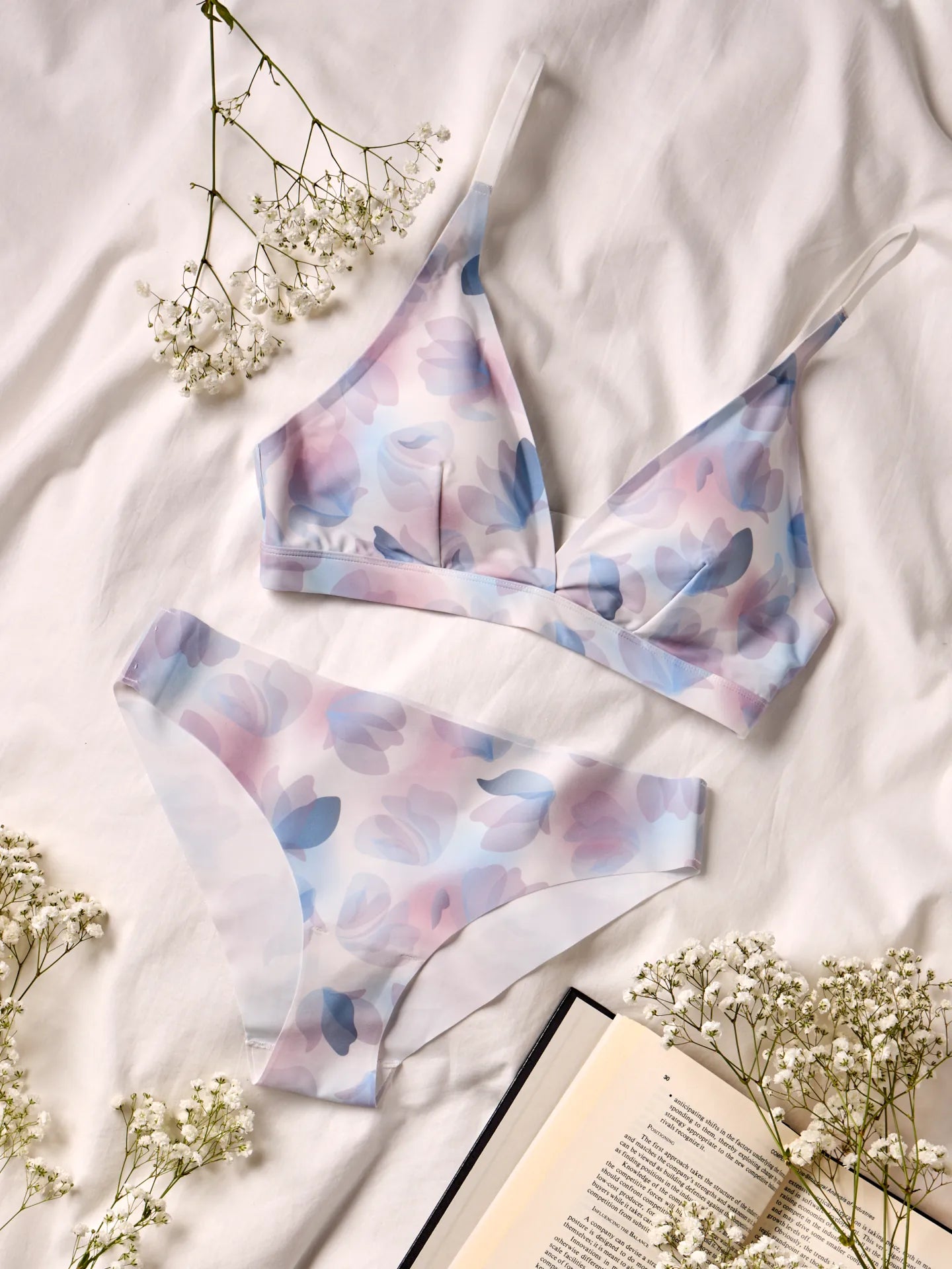 womens-traceless-briefs-morning-petals-7f/7f360414925f16db49bcf63eabf7bcee4110afe1