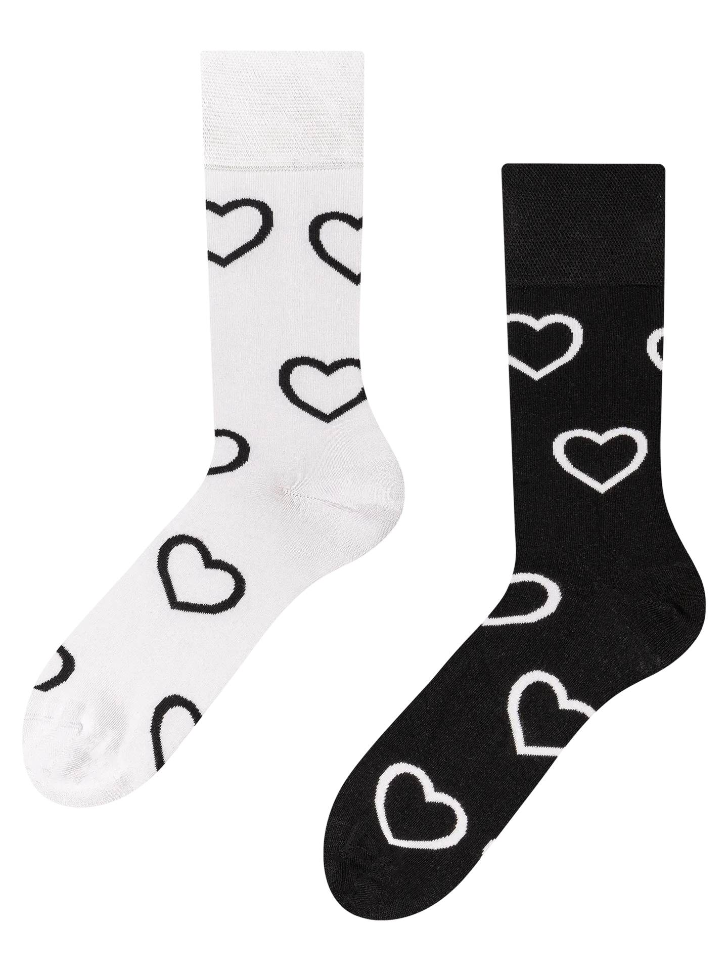 bamboo-regular-socks-black-white-hearts-okt-86/86dfd14e94018ad98c0cf0bded8da2fc0a3aca71