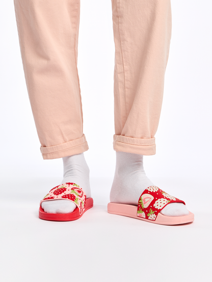 slides-sweet-strawberries-02-26/26032437ae2f1f8511f3825ac36cebb5e2d362ce