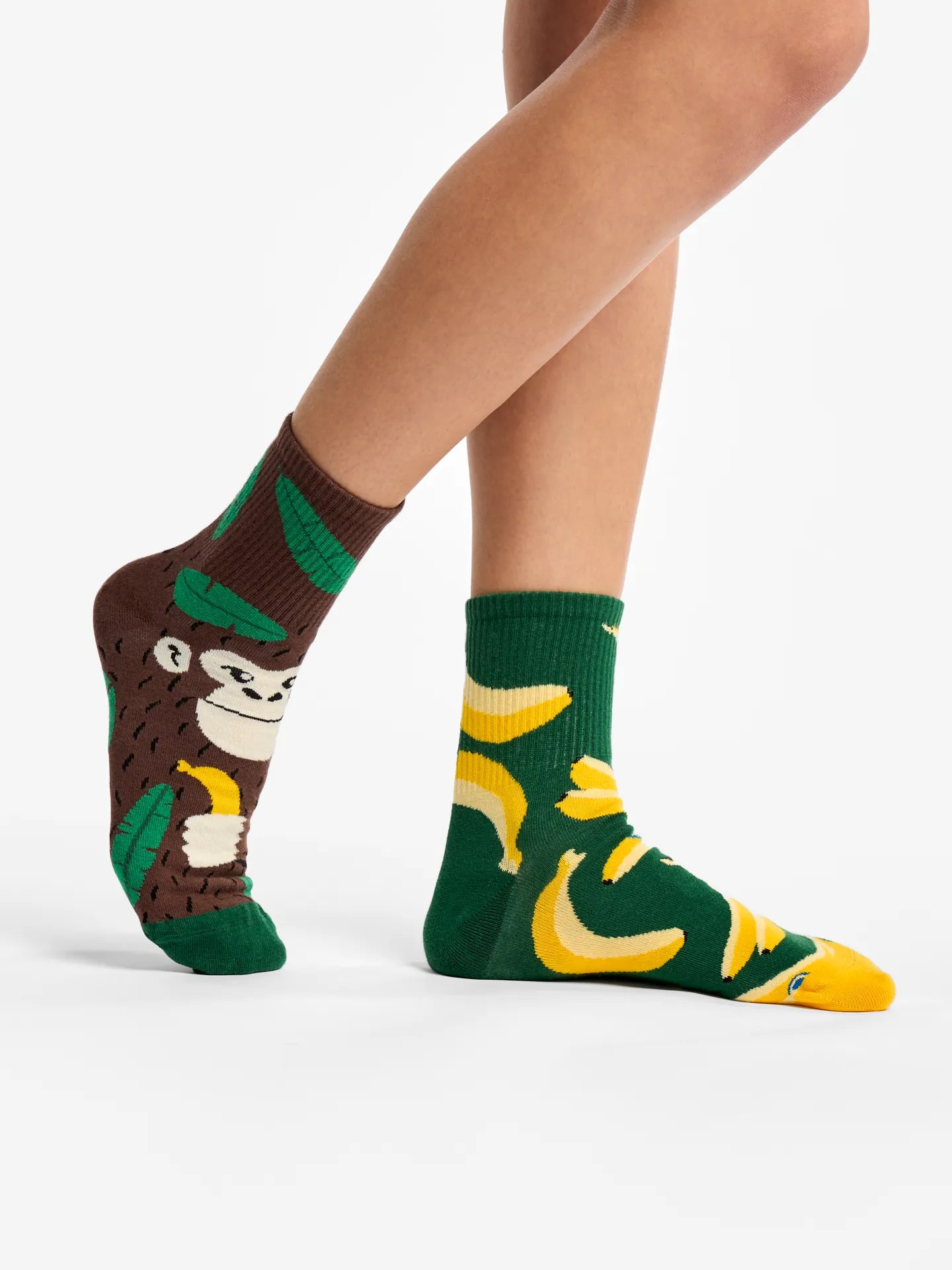 crew-socks-monkey-bananas-02-2a/2aee5ba0db397cb7082bde707b464f2f3ed4c450