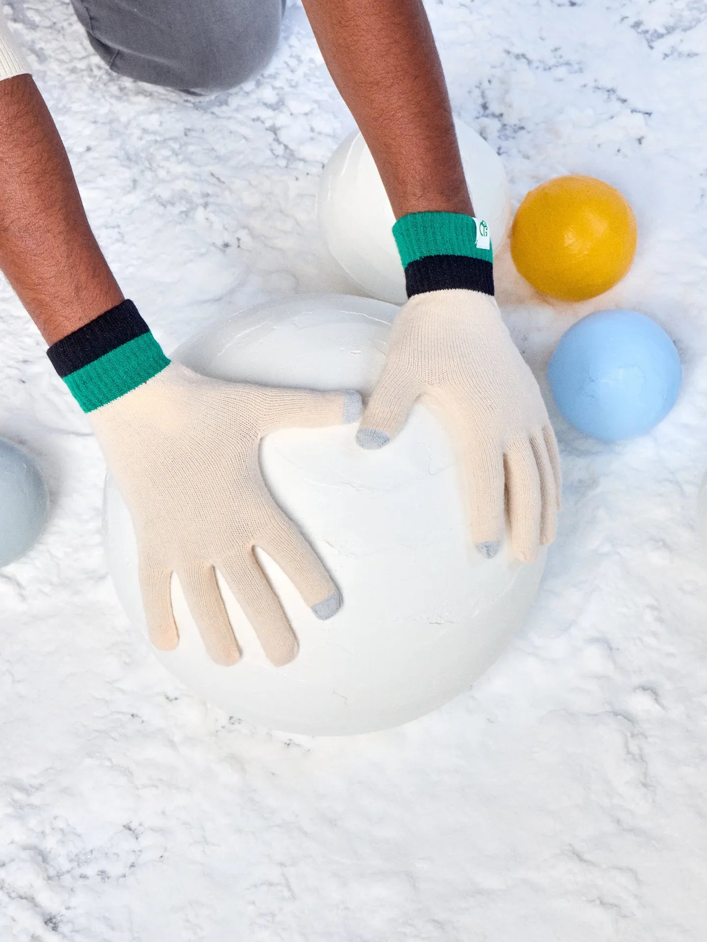 beige-green-knitted-gloves-7f/7f599ab1a7712dc90c10ed7ba180d2ecfb0dbd90