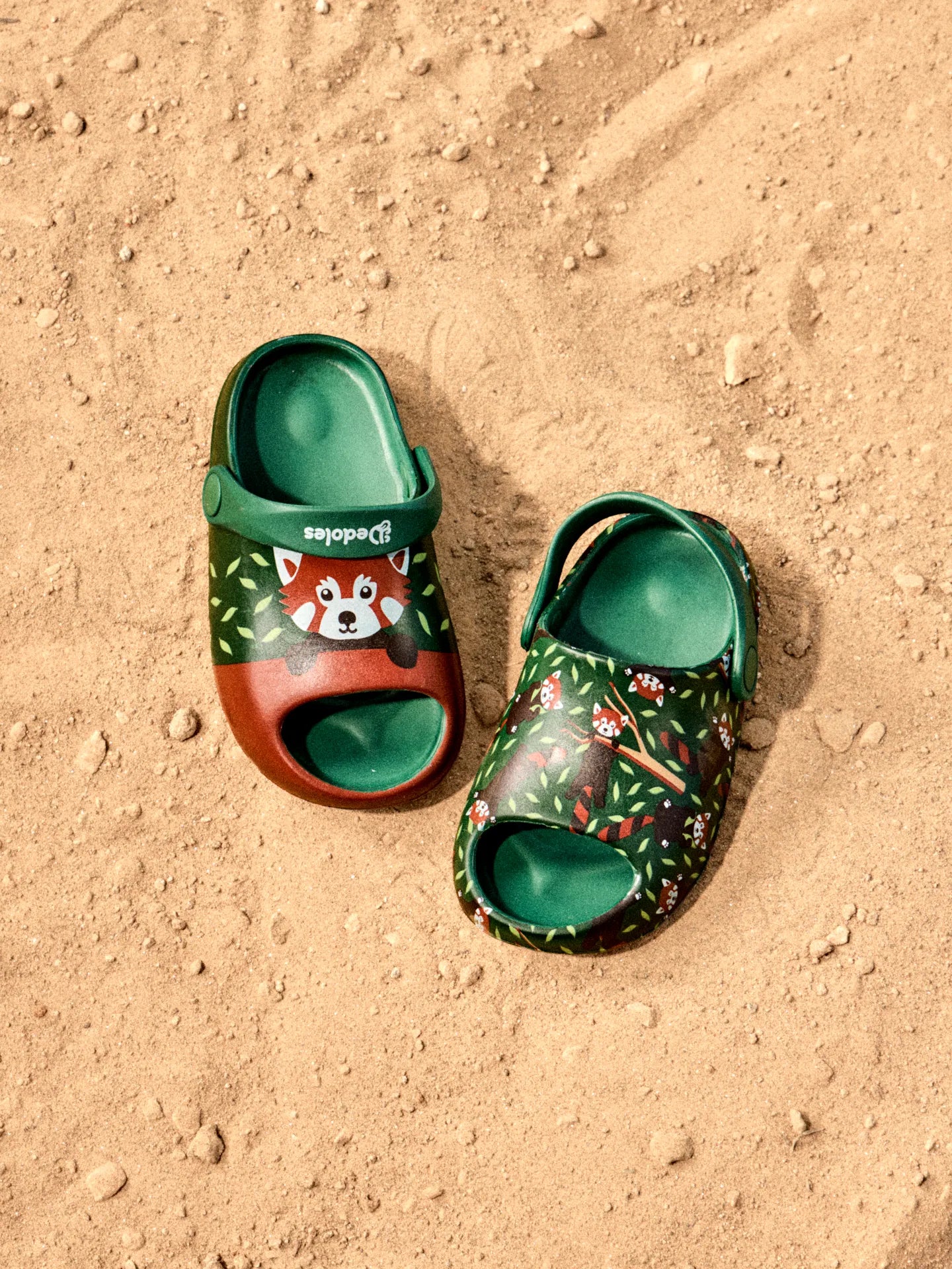 baby-chunky-clogs-red-panda-1-b1/b147975b7cc3ee60b137458d17134ecf6fba14fc