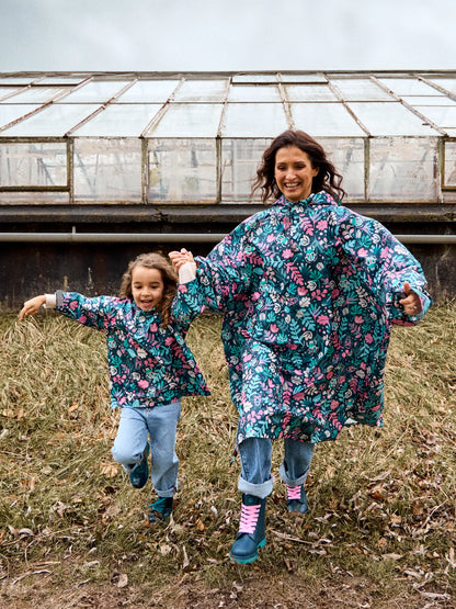 raincoat-leaves-bugs-df/df8203c7b3a82397149643e4607252002ae0eac9