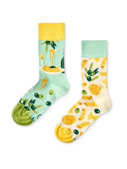 regular-socks-italian-dinner-02-5f/5f390264f18008cb02576f9b4dbac8e183363feb