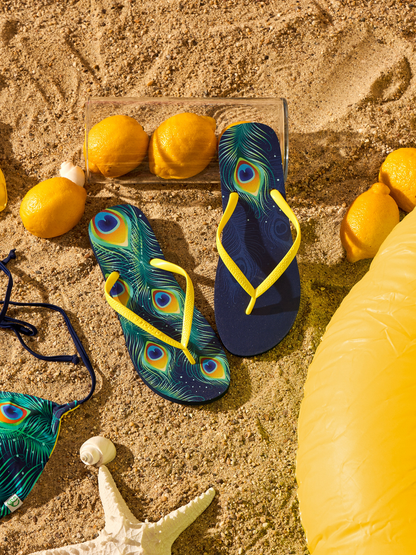 flip-flops-peacock-feathers-32/324fbb33ef614ef27959408bc7086b39b892ccfb
