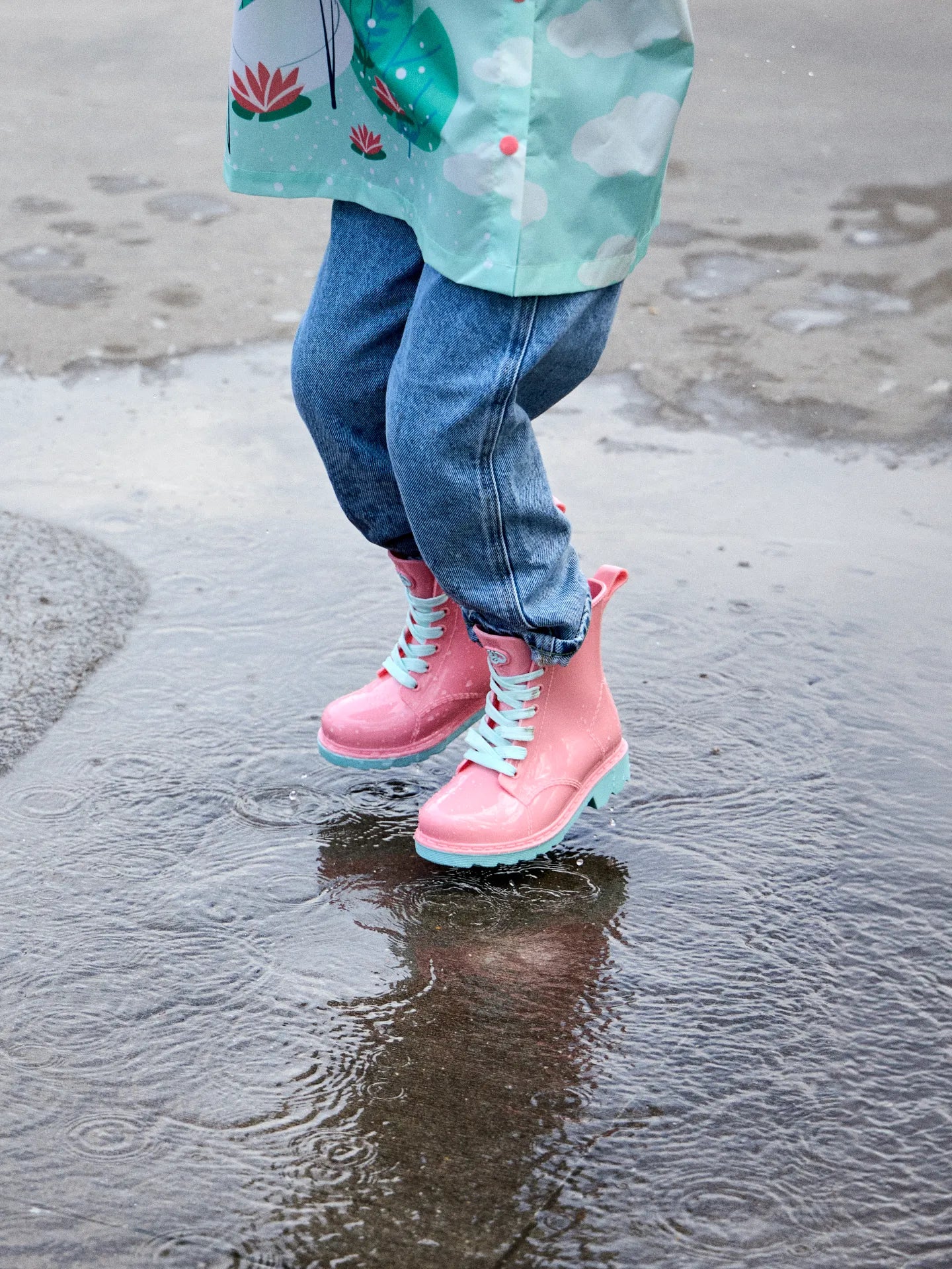 flamingo-pink-kids-rain-boots-63/638b77081c1e24752eee1fe47731c3ea68d8b704