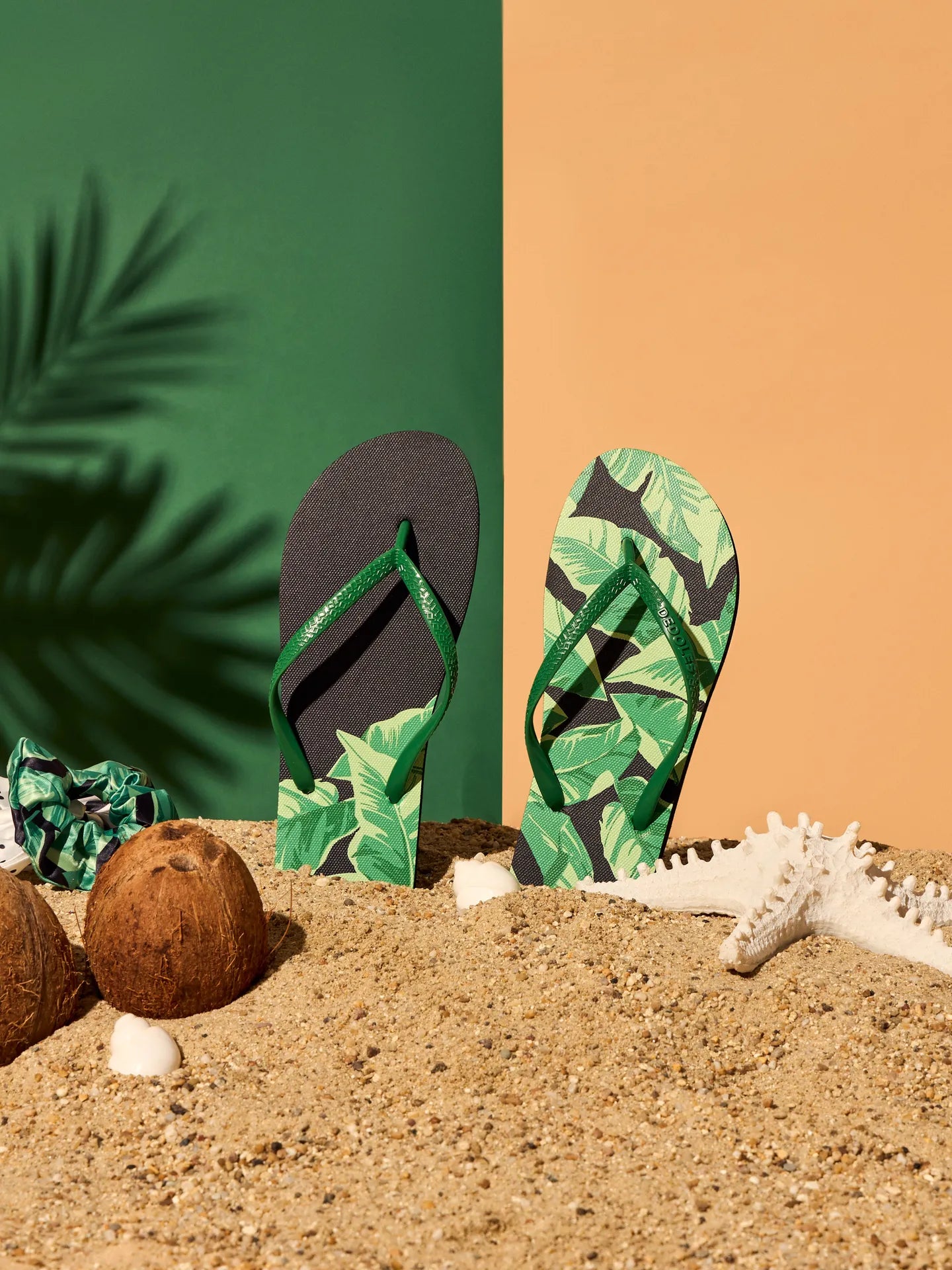flip-flops-banana-leaves-cf/cf566d46af83b42a20aba40f50ee11e20e53065f