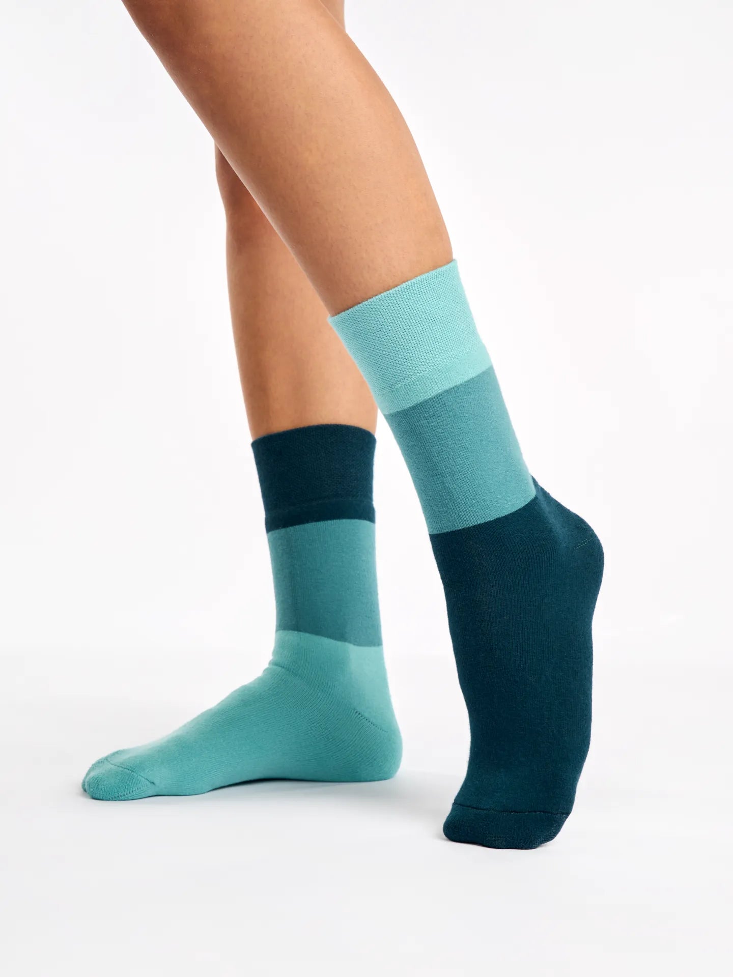 warm-socks-ocean-blue-tri-color-okt-ee/eeddd4056f67b2dfaff52752f0b48d10e791aff7