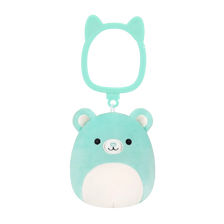 Breloc Squishmallows — Belinda, ursul azuriu, 9 cm.