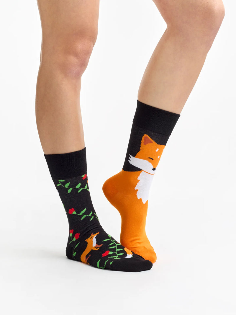 regular-socks-fox-flowers-02-e0/e00cd5f4c45974dc88ce96bdcc68c406d20be711